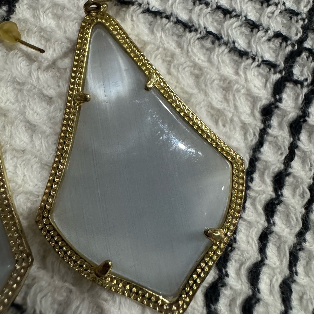 Kendra Scott gold and grey earrings